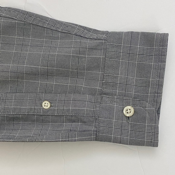 Chaps Men's Gray Checkered Button Down Shirt - Picture 6 of 8